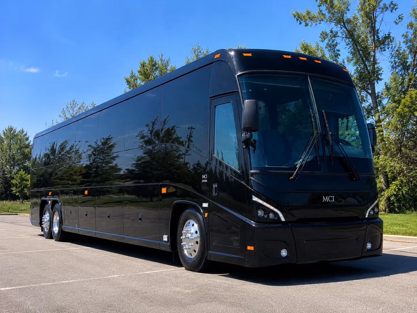 choose the wedding bus that matches your style and your guest count